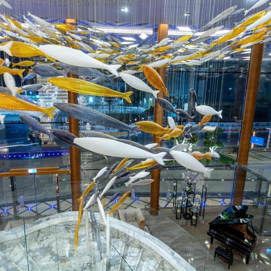 The Bentley Luxury Hotel & Suites 도하 외부 사진 The interior of the terminal