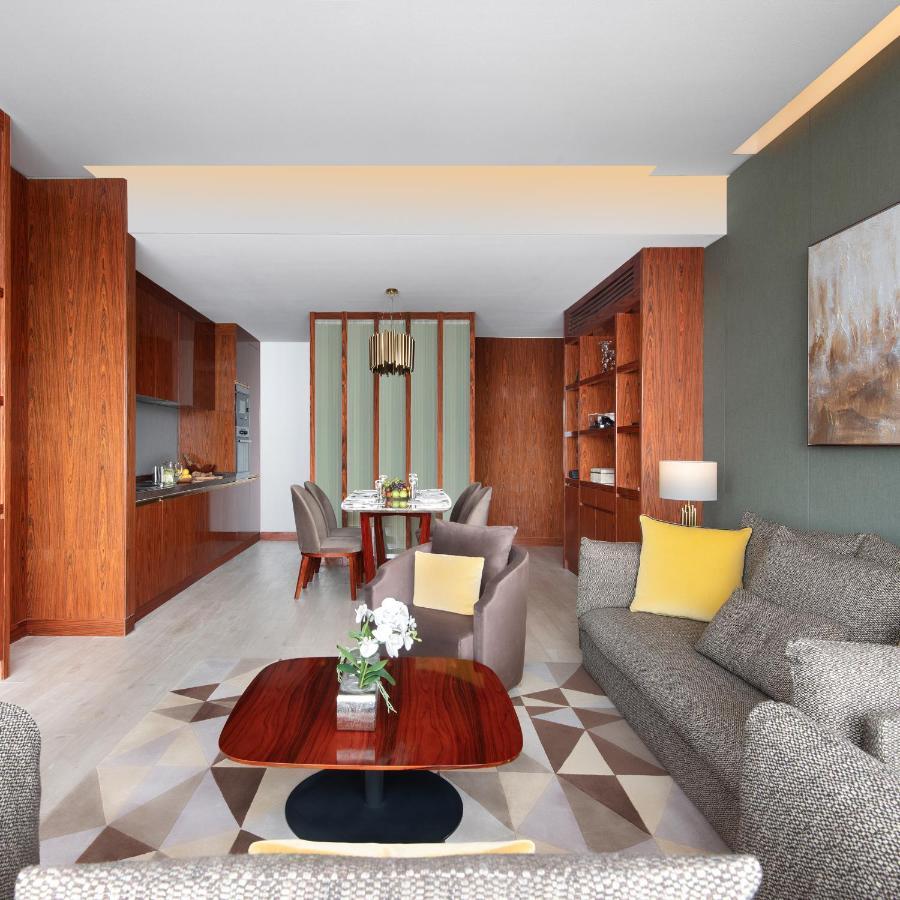 The Bentley Luxury Hotel & Suites 도하 외부 사진 A typical apartment interior