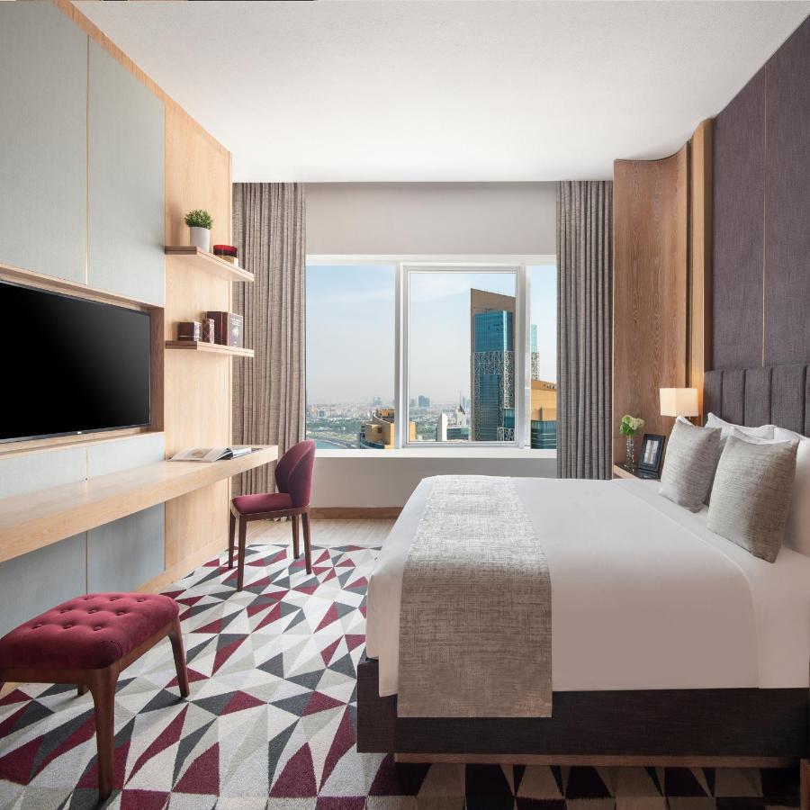 The Bentley Luxury Hotel & Suites 도하 외부 사진 Deluxe Room