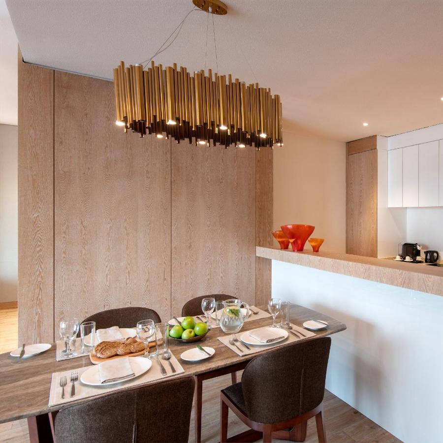 The Bentley Luxury Hotel & Suites 도하 외부 사진 A dining room