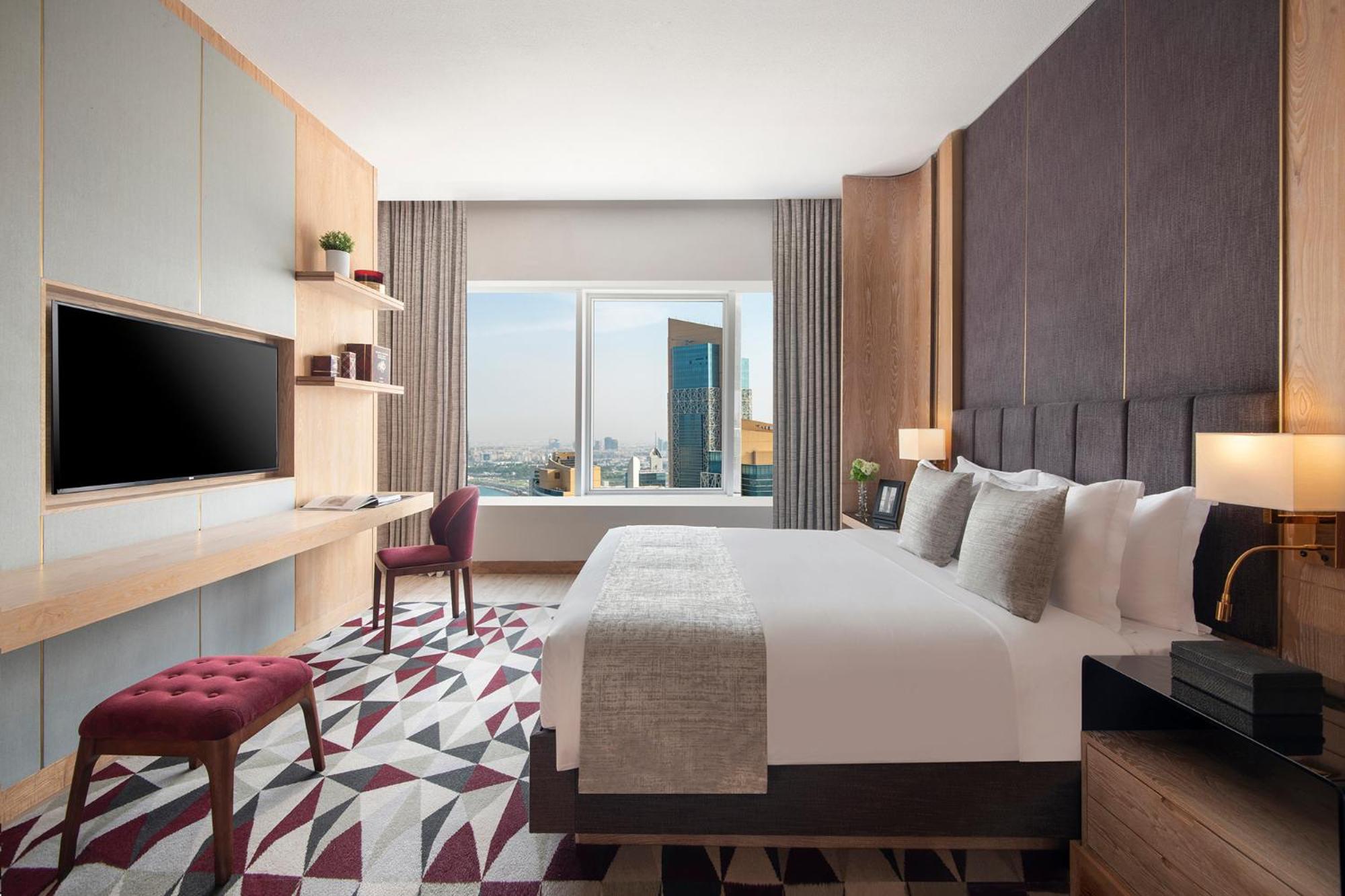 The Bentley Luxury Hotel & Suites 도하 외부 사진 Deluxe Room